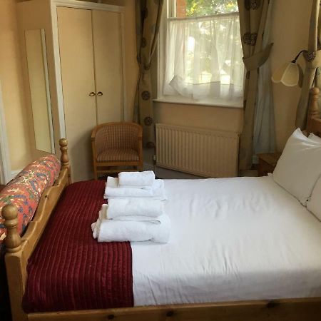 Railway Hotel Фавершам Экстерьер фото